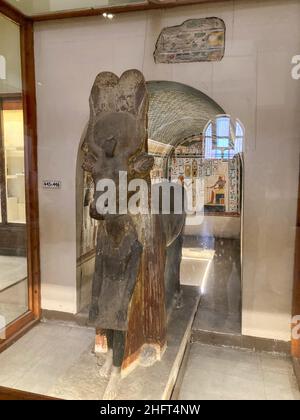 Hathor ist die Göttin der Liebe und Hüterin der Pharaonen. Еxhibited im Museum der Ägyptischen Altertümer, Kairo. Stockfoto