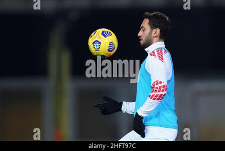 LaPresse - Spada Januar 3rd , 2021 Benevento ( Italien ) Sport Soccer A.C. Mailand- Saison 2020-2021 - Serie A Benevento vs AC Mailand im Bild: Hakan Calhanoglu Stockfoto