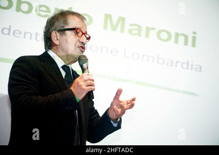 Foto LaPresse - Mourad Balti Touati 22/11/2017 Mailand (Ita) - Piazza Citta di lombardia Cronaca Incontro su Montagna Futuro, dalle linee guida al progetto 2018-2023 per la montagna lombarda Nella foto: Roberto Maroni Stockfoto