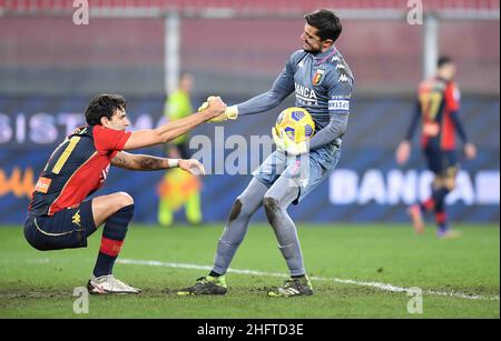 Foto LaPresse - Tano Pecoraro09 01 2021 Genua - (Italia)Sport CalcioGenua vs BolognaCampionato di Calcio Serie A Tim 2020/2021 - Stadio "Luigi Ferraris"nella foto: perin, radovanovicPhoto LaPresse - Tano Pecoraro09 January 2021 Stadt Genua - (Italien)Sport SoccerGenua vs BolognaItalienische Fußball-Meisterschaft Liga A Tim 2020/2021 - "Luigi Ferraris" Stadion im Bild: perin, radovanovic Stockfoto