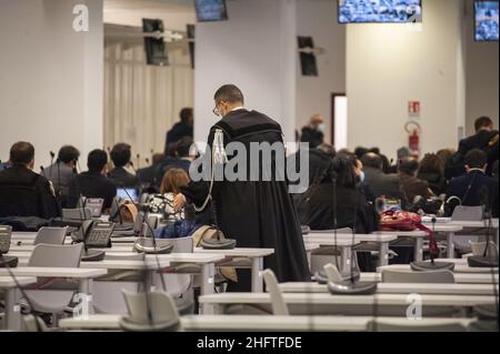 Foto Valeria Ferraro/LaPresse13-01-2020 Lamezia Termecronaca'ndrangheta: Al via il processo "Rinascita Scott" nell'aula Bunker di Lamezia TermeNella Foto: PanoramicaFoto Valeria Ferraro/LaPresse13-Januar -2020 Lamezia Termenews Vorbereitung des Gerichtssaals. Unter der Führung der Anti-Mafia-Staatsanwaltschaft Nicola Gratteri beginnt am 13th 2021. Januar der Maxi-Prozess Rinascita-Scott in einem neuen Bunkerraum im Industriegebiet (Area Ex Sir) von Lamezia Terme (Kalabrien, Italien). Mit 355 Angeklagten, die der Mafia-Verbindung mit dem organisierten Verbrechen von Calabrese (&#X2018;Ndrangheta) beschuldigt werden, ist der Prozess Stockfoto