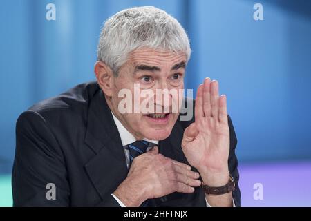 Roberto Monaldo / LaPresse 24-01-2021 Rom (Italien) Fernsehsendung "Mezz'ora in pi&#xf9;" im Bild Pier Ferdinando Casini Stockfoto