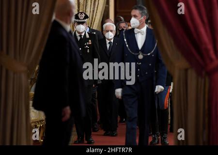 Foto Alessandro Di Meo/LaPresse/POOL Ansa27 gennaio 2021 Roma, Italia Politica Quirinale - Consultazioni con i Leader del governo e dell'opposizioneNella foto: Sergio Mattarella, Presidente della Repubblica, al termine degli incontriFoto Alessandro Di Meo/LaPresse/POOL Ansa27.Januar 2021 Rom (Italien) Politik Palast Quirinale - Konsultationen mit Staats- und oppositionspartei-Führern das Bild: Sergio Mattarella, Präsident der Italienischen Republik Stockfoto