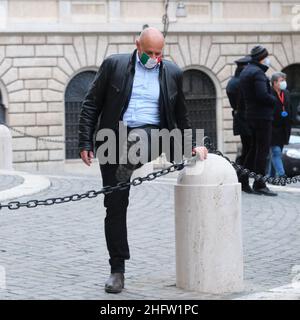 Mauro Scrobogna /LaPresse 08. Februar 2021&#xa0; Rom, Italien Konsultationen der Politischen Abgeordnetenkammer auf dem Foto: Fabio Rampelli, Fratellin d&#X2019;Italia FDI, auf der Piazza Montecitorio Stockfoto