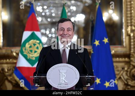 Foto Alessandro Di Meo/POOL Ansa/LaPresse 12 febbraio 2021 Roma, Italia Politica Quirinale - Il Presidente del Consiglio incaricato Mario Draghi annuncia la lista dei nuovi ministri Nella foto: Mario Draghi Foto Alessandro Di Meo/POOL Ansa/LaPresse 12. Februar 2021 Rom (Italien) Politik Palast Quirinale - der designierte Premierminister Mario Draghi stellt die Liste der Minister vor. Im Bild: Mario Draghi Stockfoto