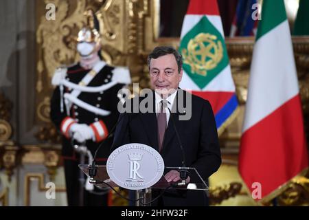 Foto Alessandro Di Meo/POOL Ansa/LaPresse 12 febbraio 2021 Roma, Italia Politica Quirinale - Il Presidente del Consiglio incaricato Mario Draghi annuncia la lista dei nuovi ministri Nella foto: Mario Draghi Foto Alessandro Di Meo/POOL Ansa/LaPresse 12. Februar 2021 Rom (Italien) Politik Palast Quirinale - der designierte Premierminister Mario Draghi stellt die Liste der Minister vor. Im Bild: Mario Draghi Stockfoto