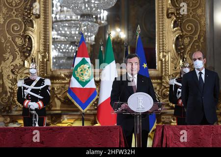 Foto Alessandro Di Meo/POOL Ansa/LaPresse 12 febbraio 2021 Roma, Italia Politica Quirinale - Il Presidente del Consiglio incaricato Mario Draghi annuncia la lista dei nuovi ministri Nella foto: Mario Draghi Foto Alessandro Di Meo/POOL Ansa/LaPresse 12. Februar 2021 Rom (Italien) Politik Palast Quirinale - der designierte Premierminister Mario Draghi stellt die Liste der Minister vor. Im Bild: Mario Draghi Stockfoto