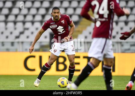 Marco Alpozzi/LaPresse 12. Februar 2021 Turin, Italien Sportfußball EXKLUSIV TURIN FC Turin gegen Genua - Italienische Fußballmeisterschaft Liga A Tim 2020/2021 - Olimpico Grande Torino Stadion. Im Bild: Gleison Bremer (FC Turin); Stockfoto