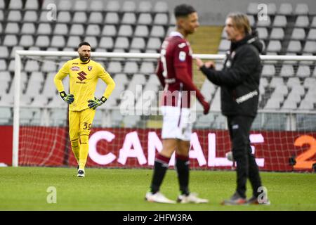 Marco Alpozzi/LaPresse 12. Februar 2021 Turin, Italien Sportfußball EXKLUSIV TURIN FC Turin gegen Genua - Italienische Fußballmeisterschaft Liga A Tim 2020/2021 - Olimpico Grande Torino Stadion. Im Bild: Salvatore Sirigu (FC Turin); Stockfoto