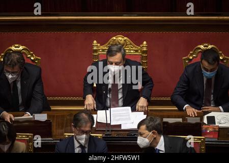 Foto Antonio Masiello/LaPresse/POOL Getty17 febbraio 2021 Roma, Italia Politica Senato - Voto di fiducia su governo DraghiNella foto: Mario Draghi, Giancarlo Giorgetti, Luigi Di Maio Foto Antonio Masiello/LaPresse/POOL Getty17.Februar 2021 Rom (Italien) Politisches Senat - Vertrauensabstimmung über Draghis regierung Stockfoto