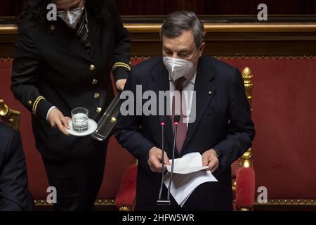 Foto Antonio Masiello/LaPresse/POOL Getty17 febbraio 2021 Roma, Italia Politica Senato - Voto di fiducia su governo DraghiNella foto: Mario DraghiFoto Antonio Masiello/LaPresse/POOL GettyFebruar 17, 2021 Rom (Italien) Politisches Senat - Vertrauensvotum zur regierung Draghis bild: Mario Draghi Stockfoto