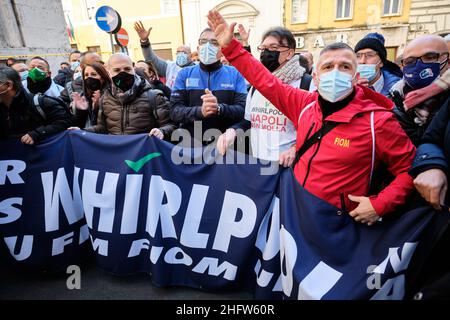 Mauro Scrobogna /LaPresse 18. Februar 2021 Rom, Italien Nachrichten Wirtschaftskrise - Whirlpool Neapel Protest auf dem Foto: präsidium der Whirlpool-Arbeiter in Neapel unter dem Ministerium für wirtschaftliche Entwicklung Stockfoto