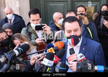 Mauro Scrobogna /LaPresse 18. Februar 2021 Rom, Italien Politik Lega - Salvini Pressestelle auf dem Foto: Der Führer der Lega Matteo Salvini während der üblichen Pressestelle auf der Piazza S. Luigi dei Francesi Stockfoto