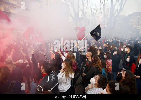 Cecilia Fabiano/LaPresse February 22 , 2021 Roma (Italien) News : Gedenkdemonstration für den jungen militanten Studenten Valerio Verbano der Linken im Pic : die jährliche Demonstration in den Straßen des Nachbarn, in dem Verbano geboren wurde Stockfoto