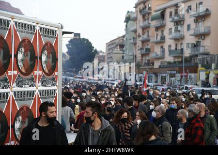 Cecilia Fabiano/LaPresse February 22 , 2021 Roma (Italien) News : Gedenkdemonstration für den jungen militanten Studenten Valerio Verbano der Linken im Pic : die jährliche Demonstration in den Straßen des Nachbarn, in dem Verbano geboren wurde Stockfoto