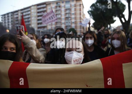 Cecilia Fabiano/LaPresse February 22 , 2021 Roma (Italien) News : Gedenkdemonstration für den jungen militanten Studenten Valerio Verbano der Linken im Pic : die jährliche Demonstration in den Straßen des Nachbarn, in dem Verbano geboren wurde Stockfoto