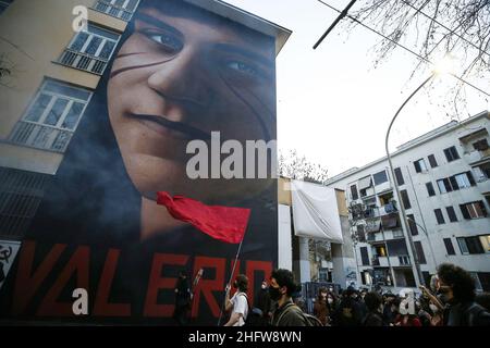 Cecilia Fabiano/LaPresse February 22 , 2021 Roma (Italien) News : Gedenkdemonstration für den jungen militanten Studenten Valerio Verbano der Linken im Pic : die jorit-Farbe von Verbano Stockfoto