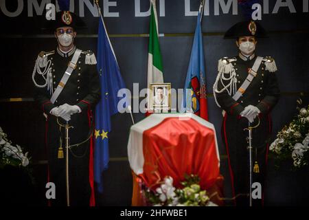 LaPresse - Claudio Furlan 26. Februar 2021 - Mailand(Italien) Trauerkammer für den im Kongo getöteten Botschafter Luca Attanasio Stockfoto