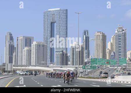 LaPresse - Fabio Ferrari 26. Februar 2021 Dubai (Vereinigte Arabische Emirate) Sport Cycling VAE Tour 2021 -DUBAI ETAPPE- Etappe 6 - von Dubai - Deira Inseln nach Dubai - Palm Jumeriah im Bild: Während des Rennens. Stockfoto