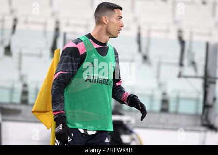 Foto LaPresse - Tano Pecoraro 06 03 2021 Torino - (Italia) Sport Calcio Juventus vs Lazio Campionato di Calcio Serie A Tim 2020/2021 - Stadio 'Allianz Stadium' nella foto: ronaldo cristiano Photo LaPresse - Tano Pecoraro 06. März 2021 Stadt Turin - (Italien) Sport Soccer Juventus vs Lazio Italienische Fußballmeisterschaft Liga A Tim 2020/2021 - Allianz Stadion im Bild: ronaldo cristiano Stockfoto