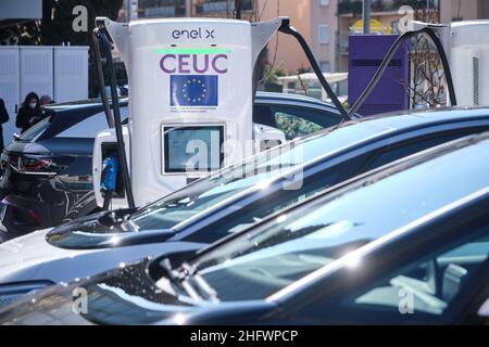 Mauro Scrobogna /LaPresse 11. März 2021&#xa0; Rom, Italien News Einweihung - Enel X Store auf dem Foto: Auf dem Foto: Der ultraschnelle Ladebereich für Elektrofahrzeuge im Corso Francia Stockfoto