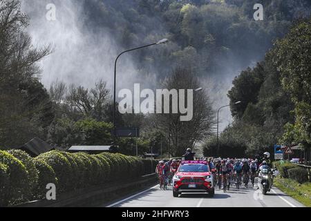 Marco Alpozzi - LaPresse März, 13 2021 Terni (Italien) Sport Radfahren Tirreno-Adriatico Eolo 2021 Etappe 4 Terni - Prati di Tivo 148 km im Bild: Das Rennen Stockfoto