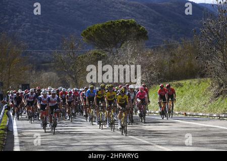 Marco Alpozzi - LaPresse März, 13 2021 Terni (Italien) Sport Radfahren Tirreno-Adriatico Eolo 2021 Etappe 4 Terni - Prati di Tivo 148 km im Bild: Das Rennen Stockfoto