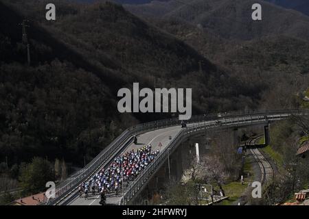 Marco Alpozzi - LaPresse März, 13 2021 Terni (Italien) Sport Radfahren Tirreno-Adriatico Eolo 2021 Etappe 4 Terni - Prati di Tivo 148 km im Bild: Das Rennen Stockfoto