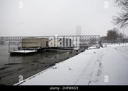 Winter in Serbien: Verschneite Ufer der Donau, Belgrad Stockfoto