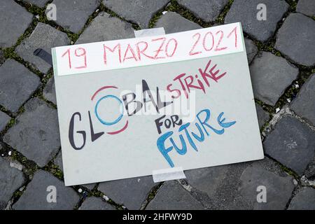 Roberto Monaldo / LaPresse 19-03-2021 Rom (Italien) Freitag für die Zukunft im Bild Ein Moment der Demonstration Stockfoto