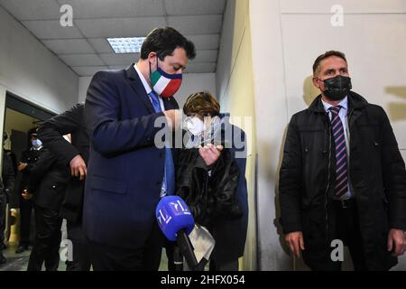 Foto Francesco Militello Mirto/LaPresse 20-03-2021 Palermo, Italia Politica Il Leader della Lega Matteo Salvini a Palermo per il processo Open Arms. Nella foto: Matteo Salvini, Giulia BongiornoFoto Francesco Militello Mirto/LaPresse 20. märz 2021 Palermo, Italien PolitikOpen Arms - Matteo Salvini steht vor einem Prozess wegen Blockierung von Migranten auf See. Matteo Salvini, Giulia Bongiorno Foto Francesco Militello Mirto/LaPresse 20-03-2021 Palermo, Italia Politica Il Leader della Lega Matteo Salvini a Palermo per il processo Open Arms. Nella foto: Matteo Salvini, Giulia Bongiorno Foto Francesco Militel Stockfoto