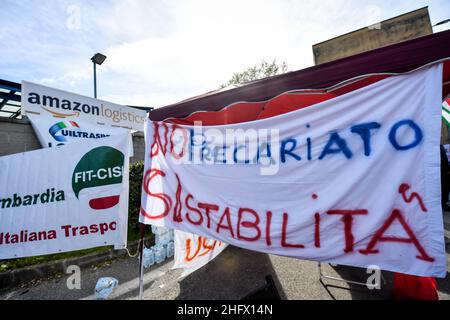 LaPresse - Claudio Furlan 22. März 2021 Mailand (Italien) News Amazon-Mitarbeiter streiken im Lager in der Via Toffetti Stockfoto