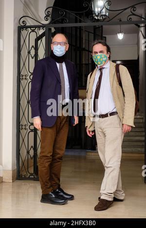 Mauro Scrobogna /LaPresse 01. April 2021&#xa0; Rom, Italien Politik PD - Verdi auf dem Foto: Der Sekretär Pd Enrico Letta trifft den Grünen-Vorsitzenden Angelo Bonelli am Sitz der Grünen Stockfoto