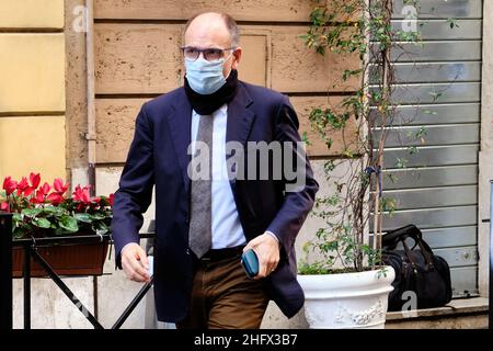 Mauro Scrobogna /LaPresse 01. April 2021&#xa0; Rom, Italien Politik PD - Verdi auf dem Foto: Der Sekretär Pd Enrico Letta kommt am Sitz der Grünen an Stockfoto