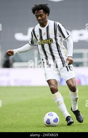 Marco Alpozzi/LaPresse 11. April 2021 Turin, Italien Sportfußball Juventus vs Genua - Italienische Fußballmeisterschaft Liga A Tim 2020/2021 - Allianz Stadion auf dem Bild: Juan Cuadrado (Juventus F.C.); Stockfoto