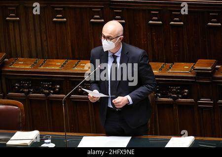 Mauro Scrobogna /LaPresse 14. April 2021 Rom, Italien Politische Abgeordnetenkammer - Fragestunde auf dem Foto: Der Minister für Beziehungen zum Parlament Federico D’Incà Stockfoto