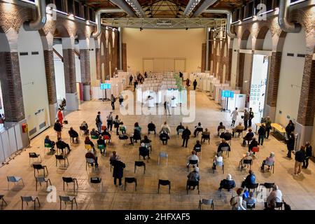 LaPresse - Claudio Furlan April 16 , 2021 Mailand ( Italien ) News Matteo Salvini besucht das Impfzentrum der Fabbrica del Vapore Stockfoto