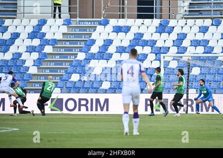 Massimo Paolone/LaPresse 17. April 2021 Reggio Emilia, Italien Sportfußball Sassuolo vs Fiorentina - Italienische Fußballmeisterschaft Liga A Tim 2020/2021 - Mapei Stadion im Bild: Giacomo Bonaventura (ACF Fiorentina) Tor 0-1 Stockfoto