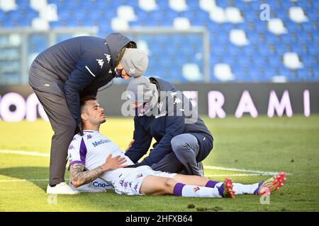 Massimo Paolone/LaPresse 17. April 2021 Reggio Emilia, Italien Sportfußball Sassuolo vs Fiorentina - Italienische Fußballmeisterschaft Liga A Tim 2020/2021 - Mapei Stadion im Bild: Lorenzo Venuti (ACF Fiorentina) verletzt Stockfoto