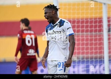 Foto Alfredo Falcone - LaPresse 22/04/2021 Roma ( Italia) Sport Calcio Roma - Atalanta Campionato di Calcio Serie A Tim 2020 2021 - Stadio Olimpico di Roma Nella foto:duvan zapata Foto Alfredo Falcone - LaPresse 22/04/2021 Roma (Italien) Sport Soccer Roma - Atalanta Italienische Fußballmeisterschaft League A Tim 2020 2021 - Olimpico-Stadion von Roma im Bild:Duvan zapata Stockfoto