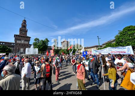 LaPresse - Claudio Furlan 25. April 2021 - Mailand (Italien) Demonstration des Befreiungstages auf der Piazza Castello Stockfoto