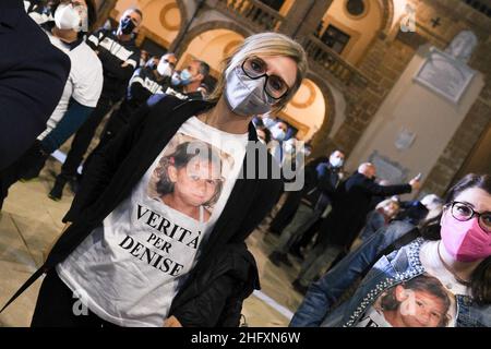 Foto Alberto Lo Bianco/LaPresse 5-05-2021 Mazara del Vallo, Trapani Cronaca Manifestazione auf der piazza della Repubblica 'Insieme per Denise'. Nella foto: l'iniziativa 'Insieme per Denise' Photo Alberto Lo Bianco/LaPresse 05. Mai 2021 Mazara del Vallo, Trapani News Demonstration zur Unterstützung von Denise Pipitone verschwand vor zwölf Jahren das 4-jährige Mädchen aus Mazara del Vallo in Sizilien, Italien. Piera Maggio, Denises Mutter, sucht immer noch ihre Tochter und wird nie aufgeben. Stockfoto