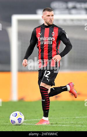 Foto LaPresse - Tano Pecoraro 09 05 2021 Torino - (Italia) Sport Calcio Juventus vs Milan Campionato di Calcio Serie A Tim 2020/2021 - Stadio „Allianz“ nella foto: rebic Photo LaPresse - Tano Pecoraro 09. Mai 2021 Stadt Turin - (Italien) Sport Soccer Juventus vs Milan Italienische Fußballmeisterschaft Liga A Tim 2020/2021 - „Allianz“ Stadion im Bild: rebic Stockfoto