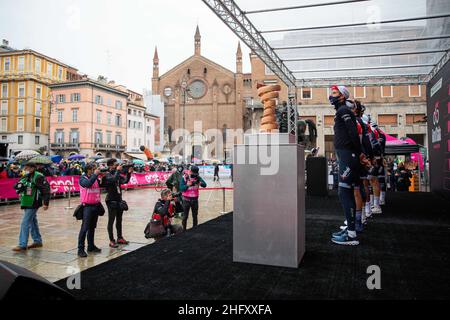 Alessandro Bremec/LaPresse 11. Mai 2021 Italien Sport Cycling Giro d'Italia 2021 - Ausgabe 104th - Etappe 4 - von Piacenza nach Sestola im Bild: Ein Moment vor dem Start des Rennens Stockfoto