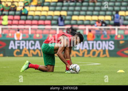 YAOUNDE, KAMERUN - 17. JANUAR: Eric Maxim Choupo-Moting aus Kamerun, Bayern München während des Afrika-Cup der Nationen 2021 ein Spiel zwischen Kap Verde und Kamerun im Stade d'Olembe am 17. Januar 2022 in Yaounde, Kamerun. (Foto von SF) Stockfoto