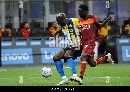 Foto Claudio Martinelli/LaPresse 12 maggio 2021 Milano, Italia Sport calcio F.C. Internazionale Milano vs A.S. Roma Serie A Tim 2020/2021 - stadio &#x201C;G. Meazza&#x201D; Nella foto: lukaku romelu darboe ebrimaFoto Claudio Martinelli/LaPresse 12th. Mai 2021 Mailand, Italien Sportfußball F.C. Internazionale Milano gegen A.S. Roma - Italienische Fußballmeisterschaft League A Tim 2020/2021 - &#x201C;G. Meazza &#x201D; Stadion. Im Bild: lukaku romelu darboe ebrima Stockfoto