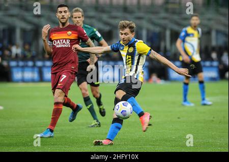 Foto Claudio Martinelli/LaPresse 12 maggio 2021 Milano, Italia Sport calcio F.C. Internazionale Milano vs A.S. Roma Serie A Tim 2020/2021 - stadio &#x201C;G. Meazza&#x201D; Nella foto: Barella nicoloFoto Claudio Martinelli/LaPresse 12th. Mai 2021 Mailand, Italien Fußballsport F.C. Internazionale Milano gegen A.S. Roma - Italienische Fußballmeisterschaft League A Tim 2020/2021 - &#x201C;G. Meazza &#x201D; Stadion. Im Bild: Barella nicolo Stockfoto