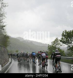 Fabio Ferrari/LaPresse 13. Mai 2021 Italien Sport Radfahren Giro d'Italia 2021 - Ausgabe 104th - Etappe 6 - von der Grotte di Frasassi bis Ascoli Piceno im Bild: Ein Moment der Bühne Stockfoto