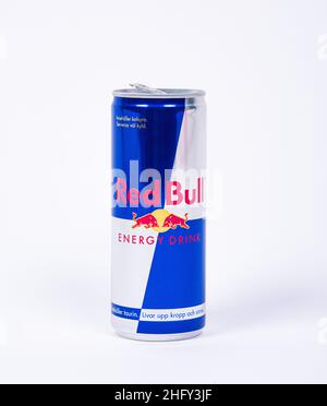 Göteborg, Schweden - 2019. Juni: Dose Red Bull Energy Drink Stockfoto