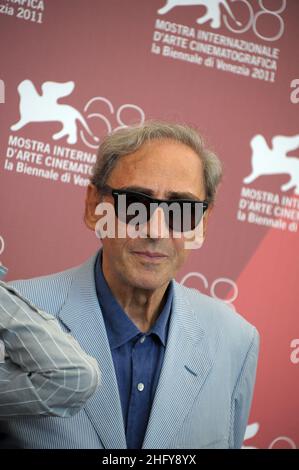 © Piergiorgio Pirrone - LaPresse 03-09-2011 Venezia Lido spettacolo 68esimo Festival del Cinema di Venezia Photocall di 'Quiproquo'. Nella foto: Franco Battiato © Piergiorgio Pirrone- LaPresse 03-09-2011 Venice Lido 68 Venice Filmfestival Photocall of 'Quiproquo' im Bild: Franco Battiato Stockfoto